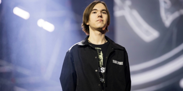 上课时间！Zeus Quesanti 教授 Siwoo Gnar。双C在团战中展现他们的实力。 Hanwha Life Esports 赢得了第一场比赛